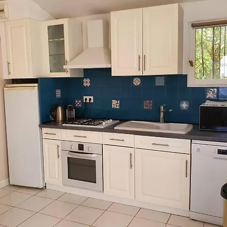 Charmant petit studio à 2 pas du village Le Plan-de-la-Tour Extérieur photo