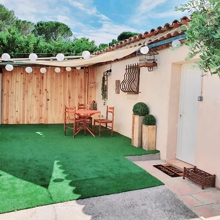 Charmant petit studio à 2 pas du village Le Plan-de-la-Tour Extérieur photo