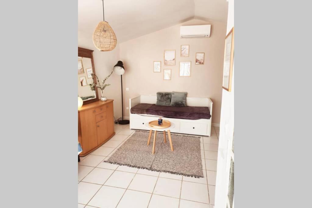 Petit à 2 Pas Du Village Appartement *